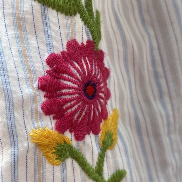 Johnny Was Workshop Republic Clothing White Red embroidered Short Sleeve Blouse - Picture 5 of 6